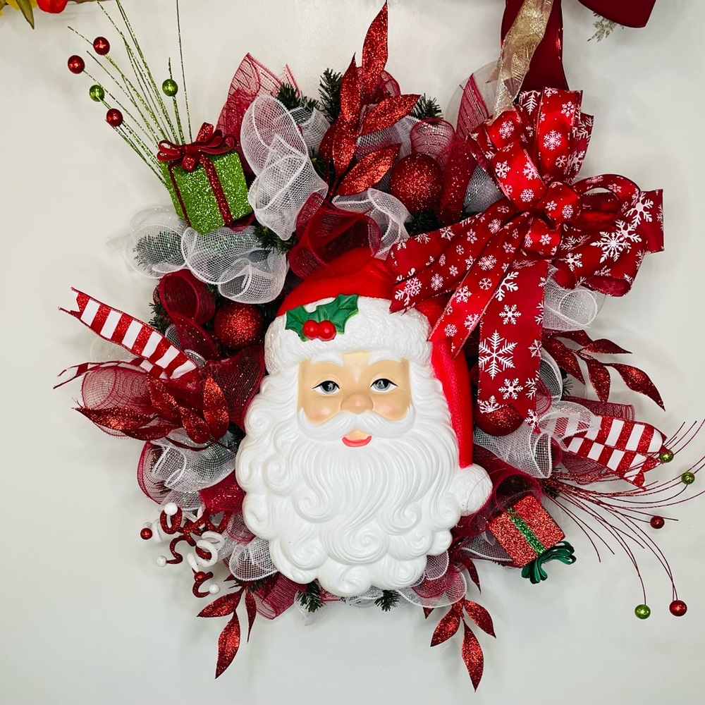 Festive Santa Claus Holiday Wreath - Red and White